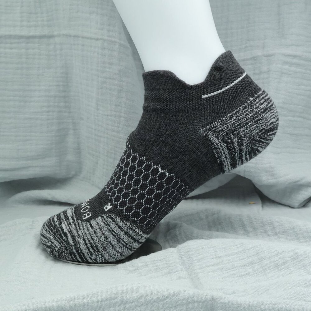 3 pairs Bombas Women's Running Ankle Socks Black Size M - Picture 2 of 2